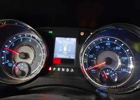 2011 Chrysler Town & Country Touring-L from USA, damaged, VIN 2A4RR8DG2BR733124